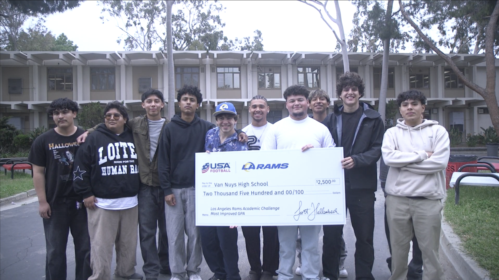 Van Nuys Wolves football team earns 'Most Improved' award from Los Angeles Rams